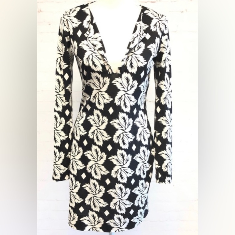 Diane Vin Furstenberg black and white floral dress